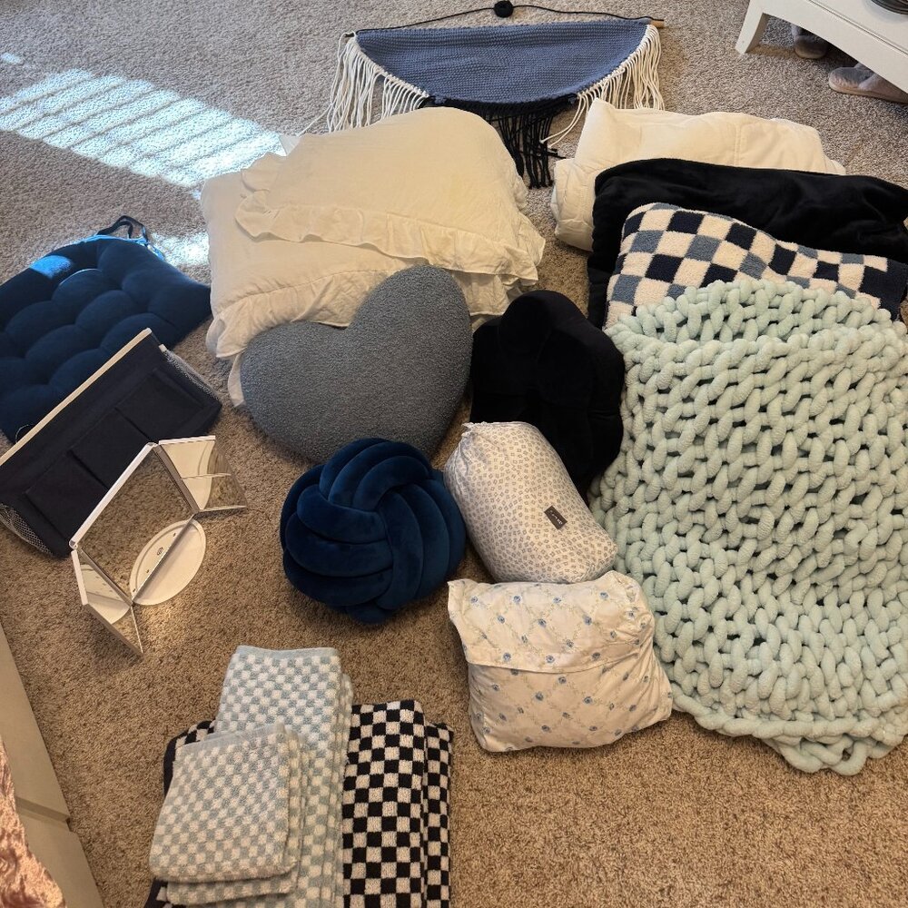 Blue Themed Dorm Decor
